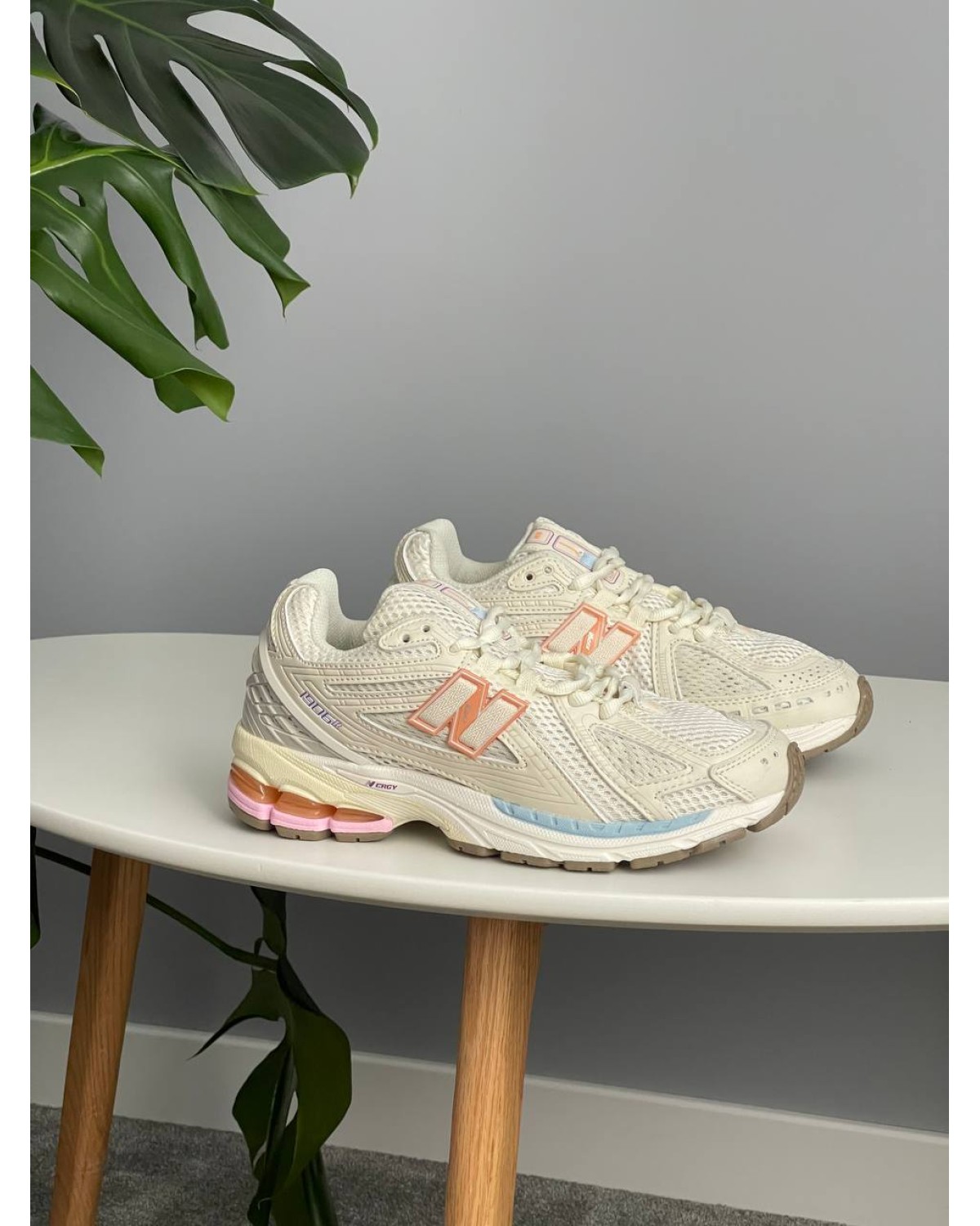 New Balance 1906R Pink Sugar
