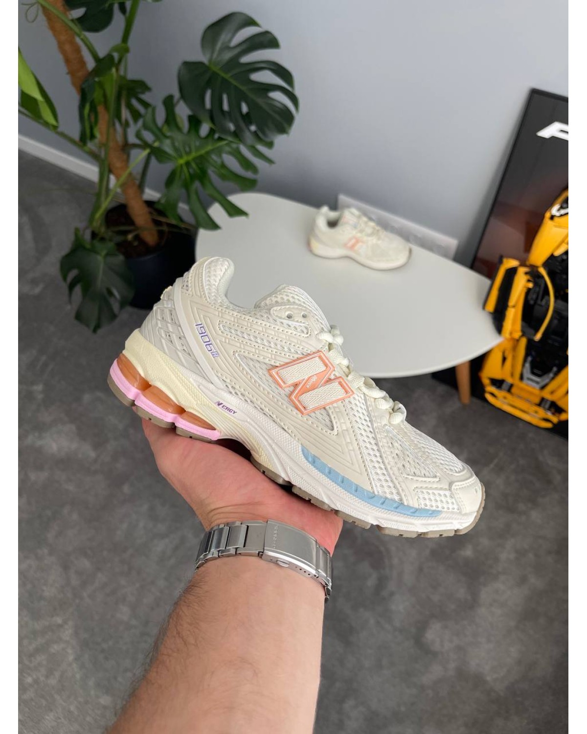New Balance 1906R Pink Sugar