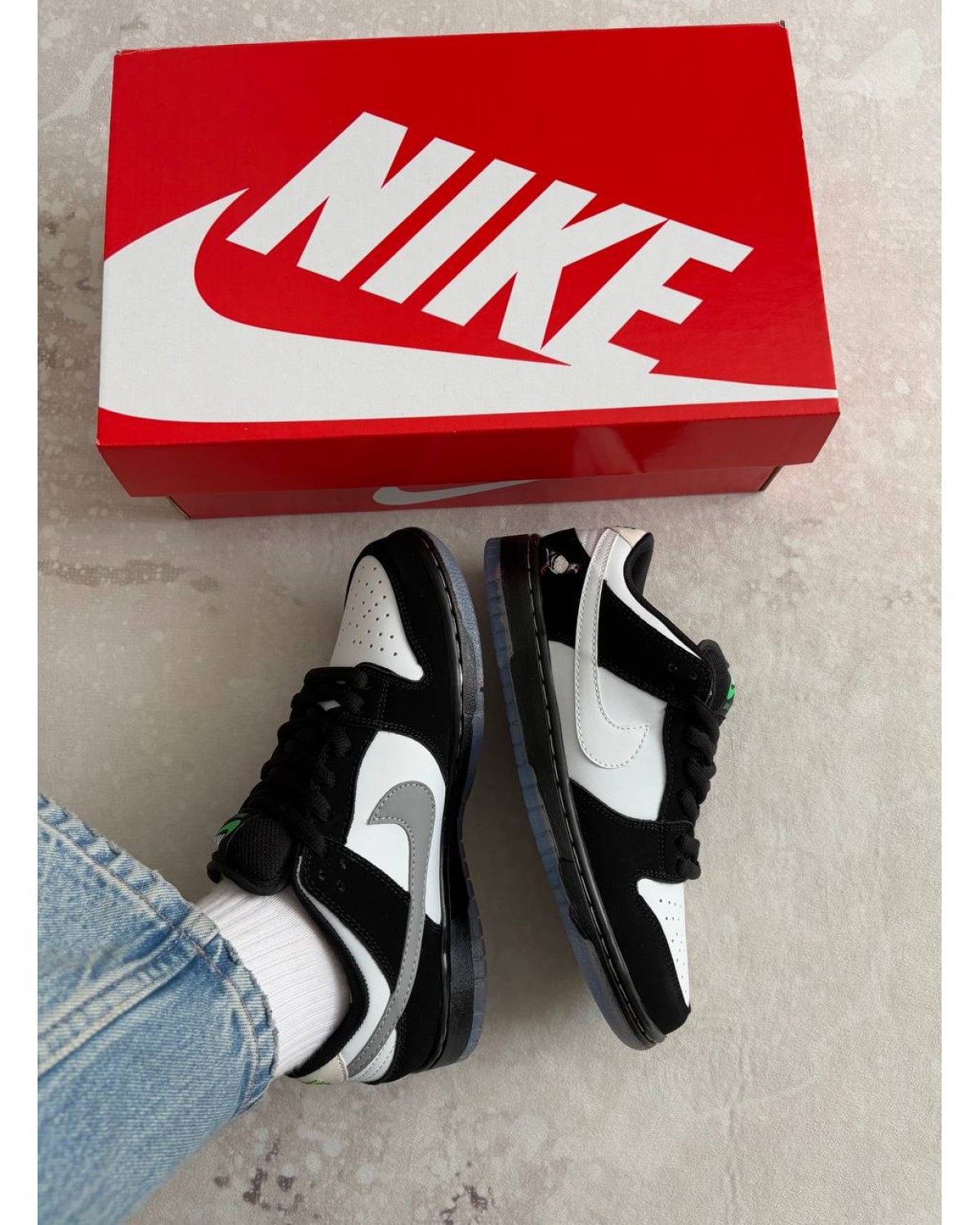 Nike SB Dunk Staple Panda Pigeon
