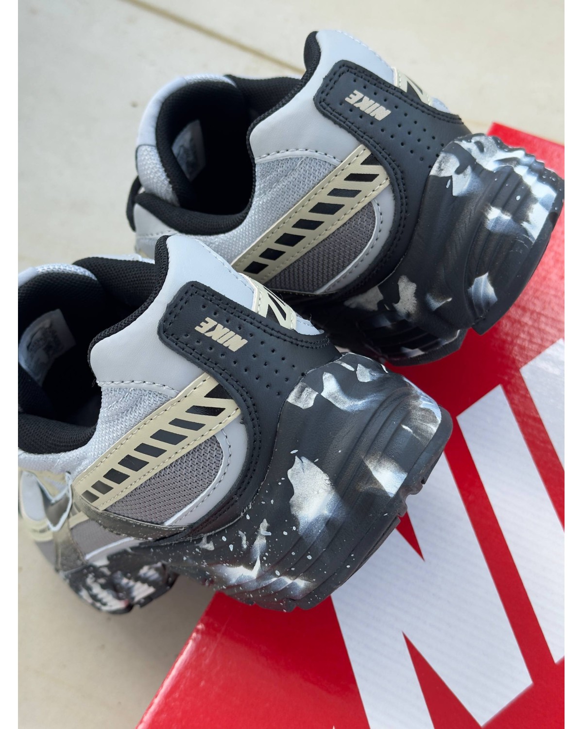 Nike Initiator Custom Grey/Black