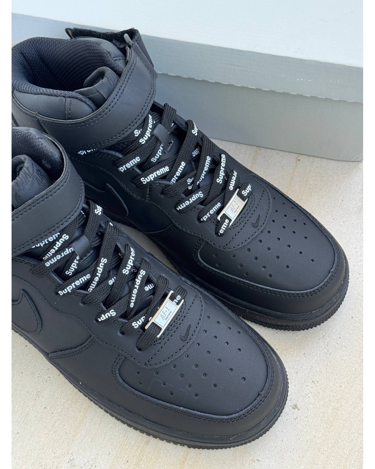 Nike Air Force 1 x Supreme