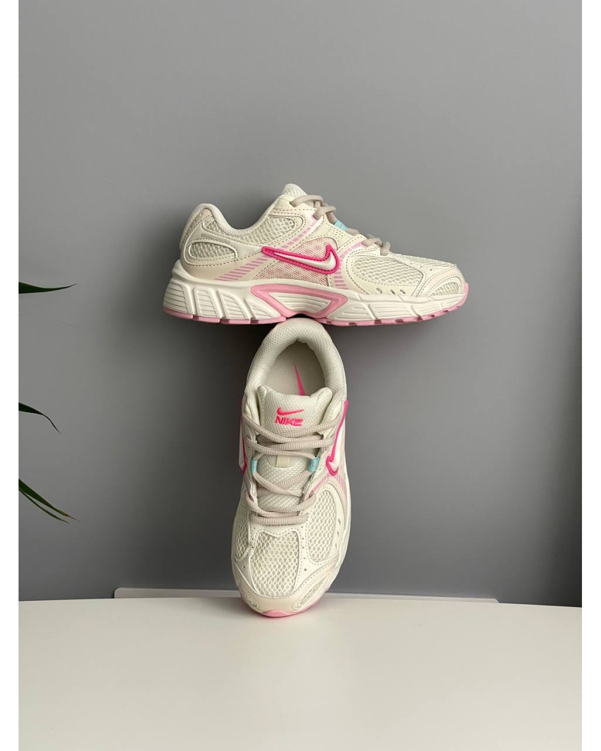 Nike V5 RNR Beige Pink