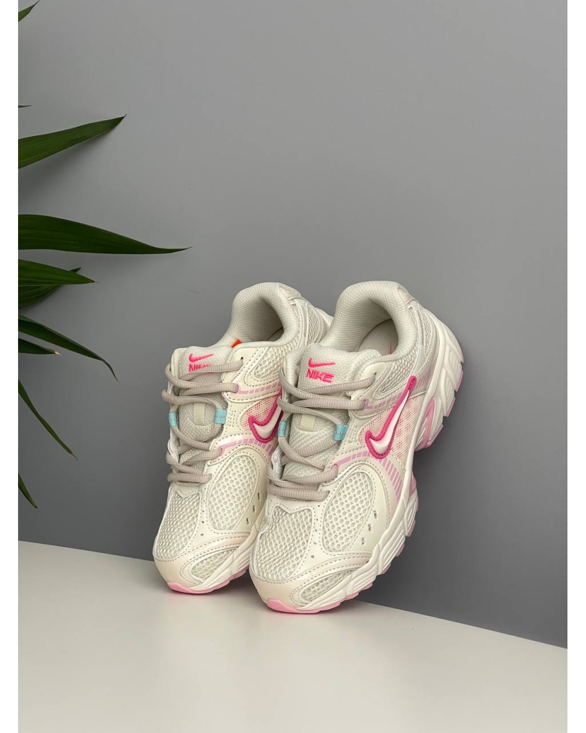 Nike V5 RNR Beige Pink