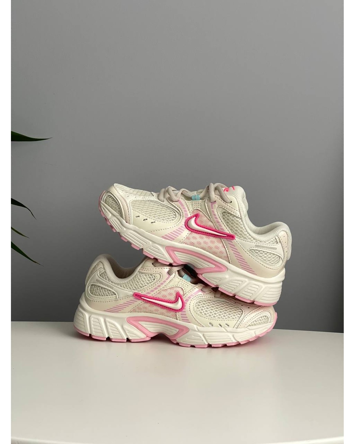 Nike V5 RNR Beige Pink