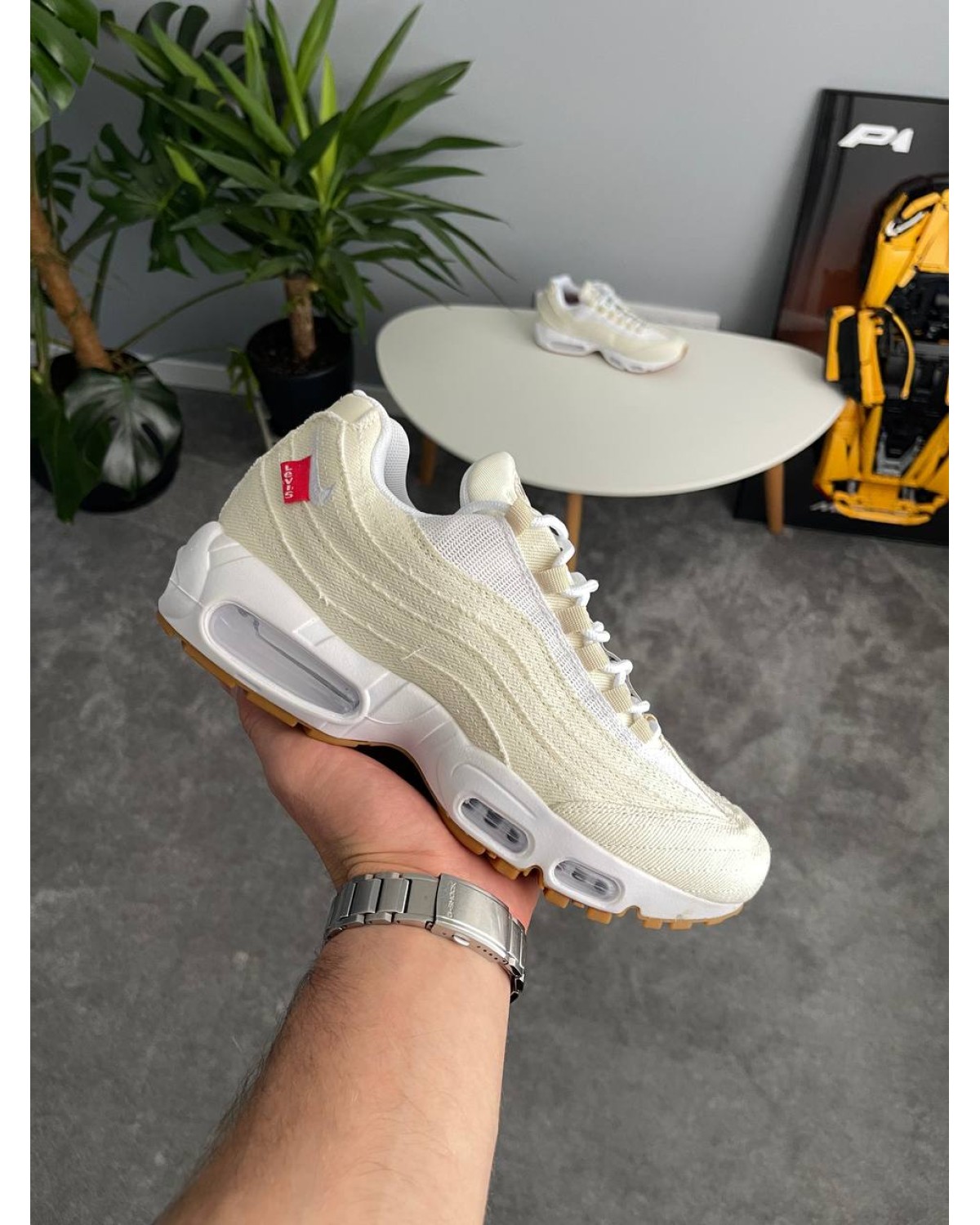 Nike Air Max 95 OG Levi’s Light Orewood Brown