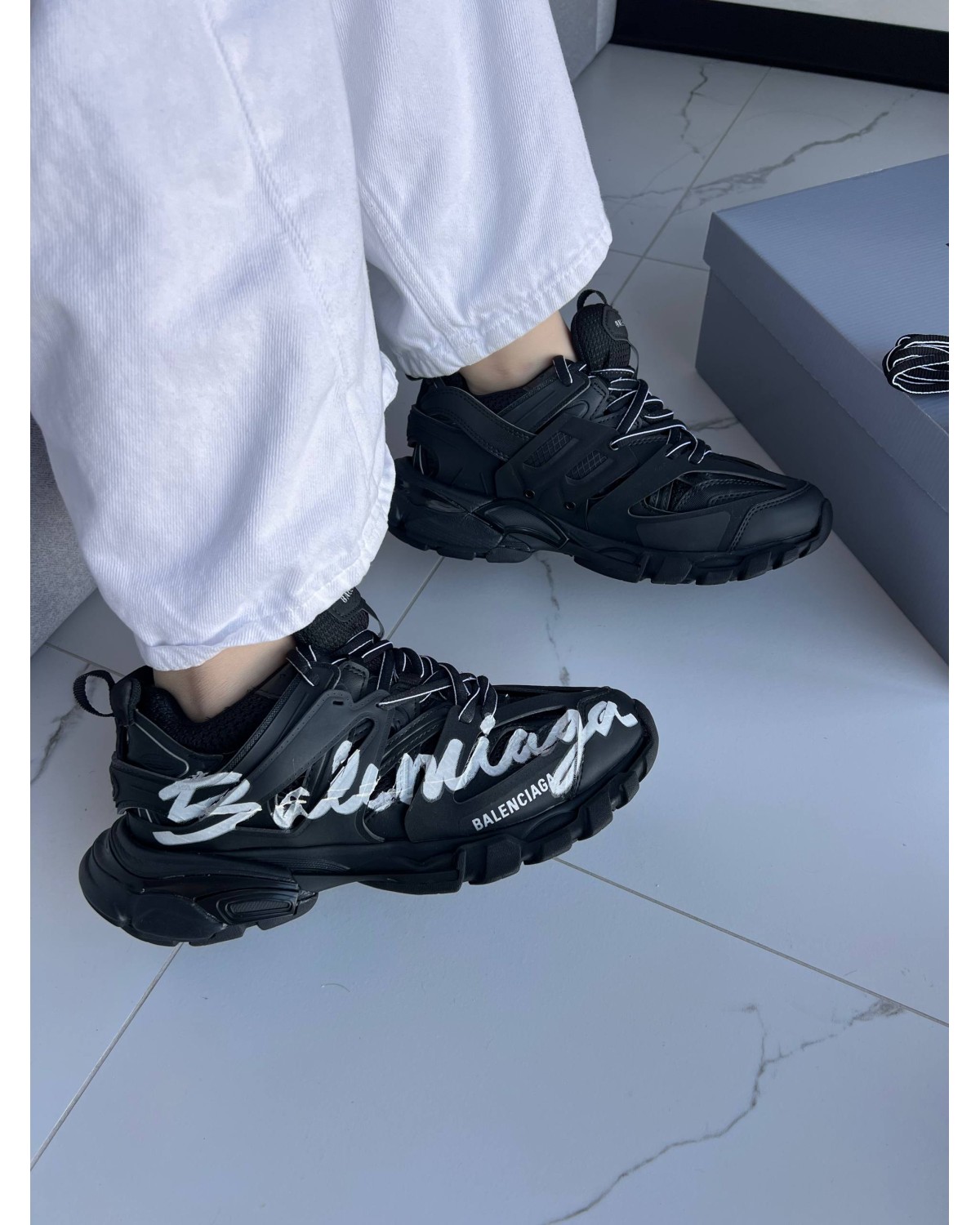 Balenciaga Track Sneaker Signature - Black White