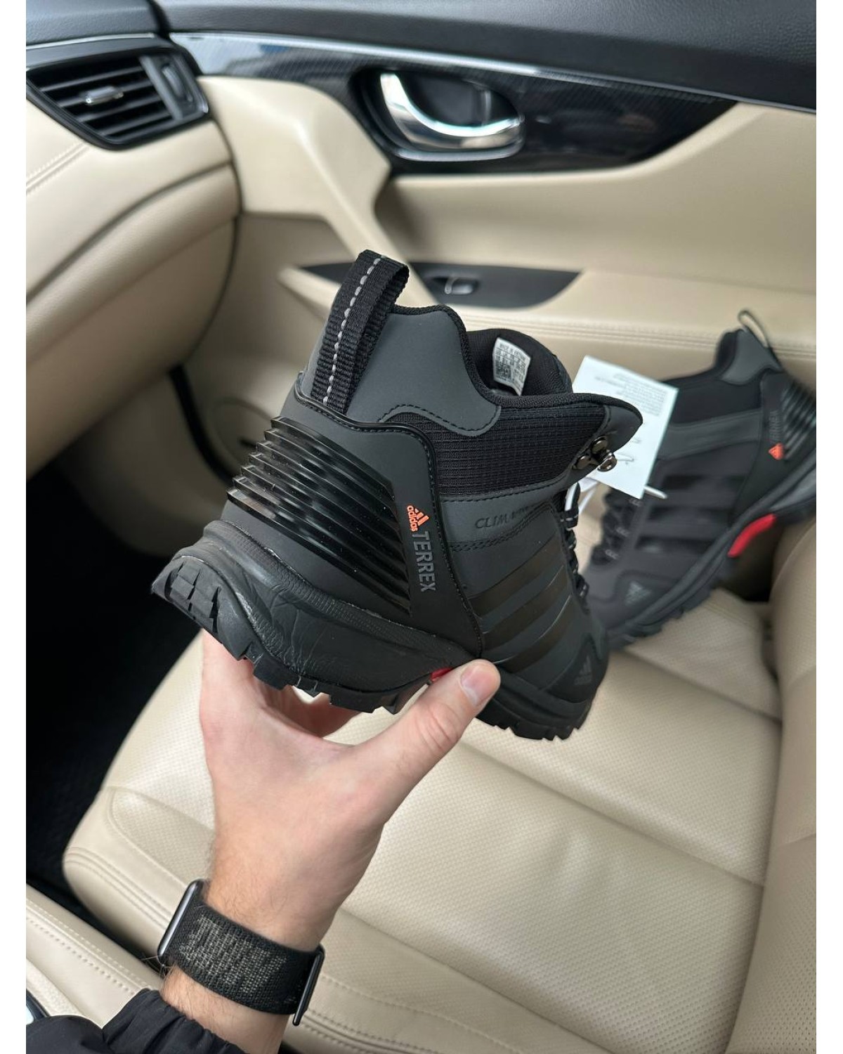 Adidas Terrex ClimaProof Mid FUR Black Red