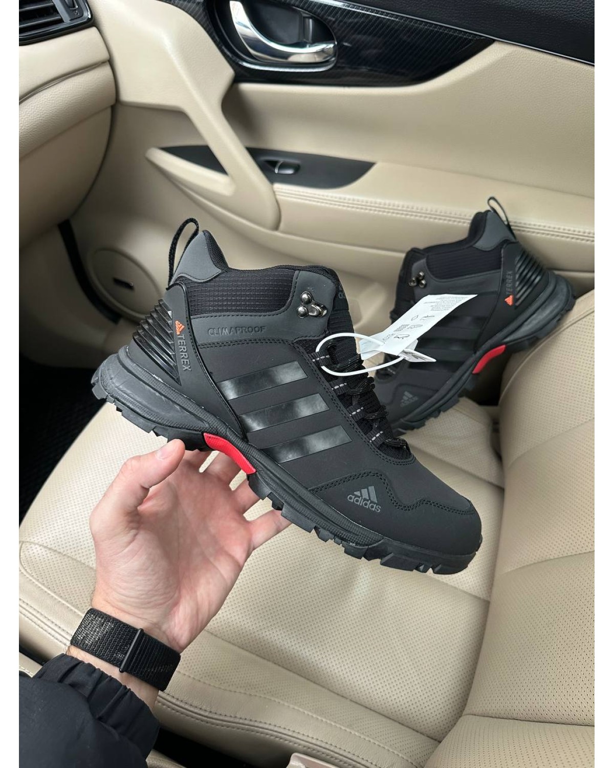 Adidas Terrex ClimaProof Mid FUR Black Red