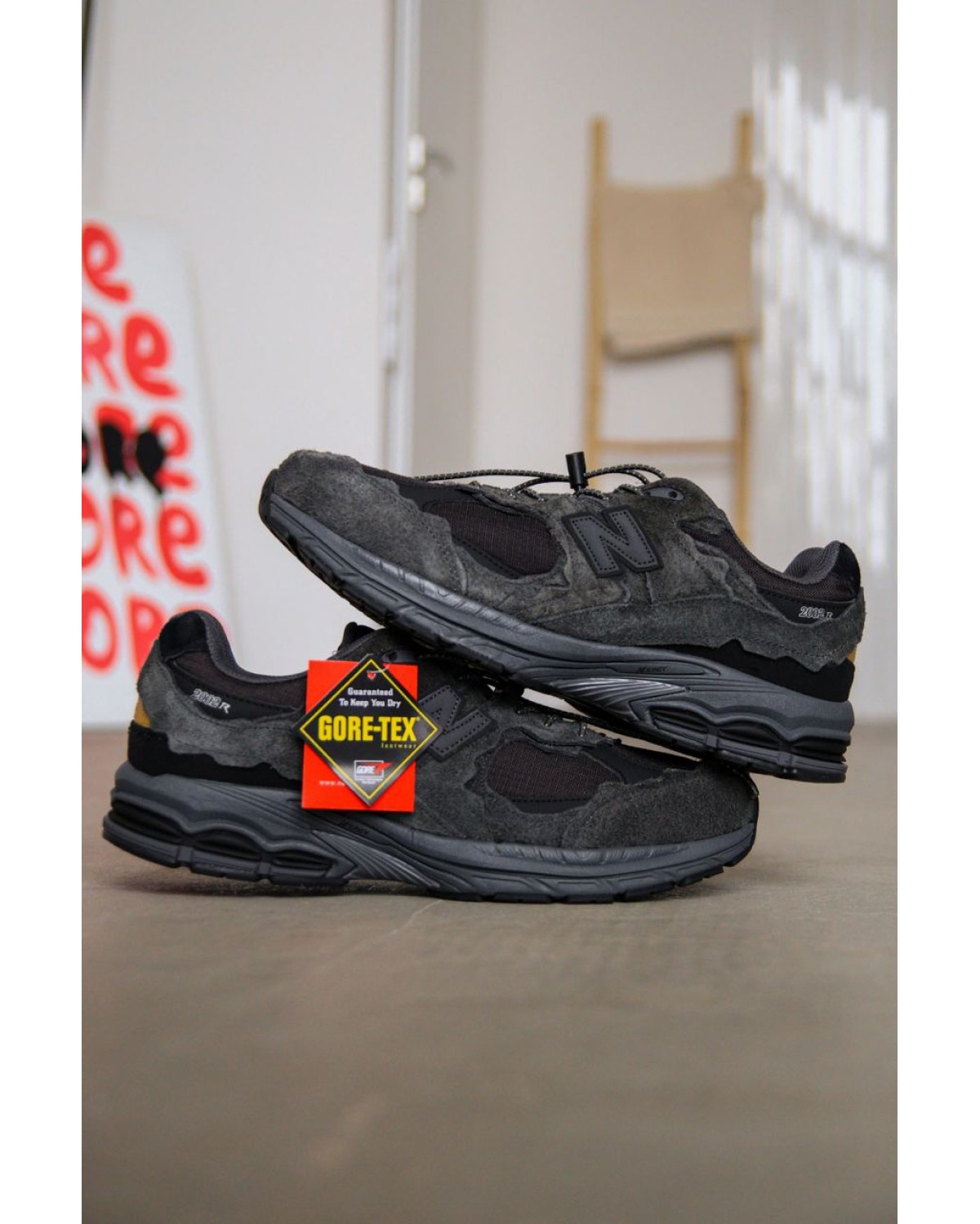 New Balance 2002R “Protection Pack Black” Gore-Tex