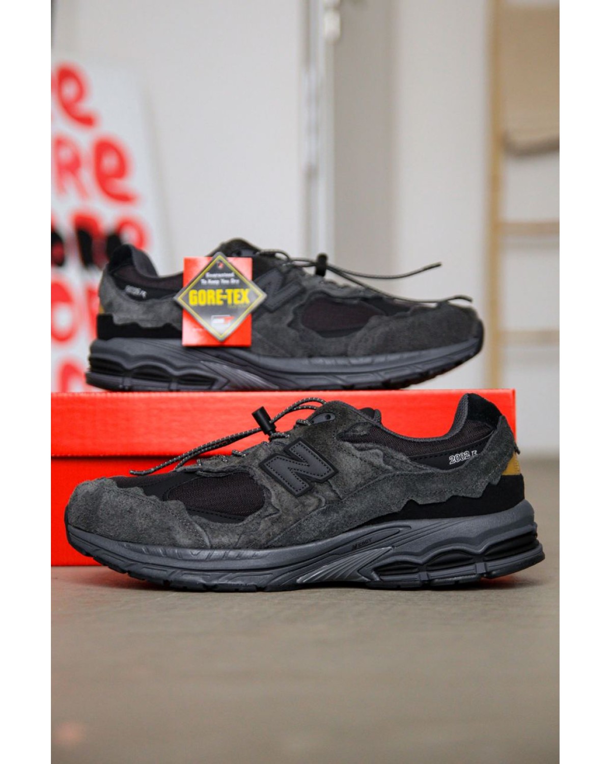 New Balance 2002R “Protection Pack Black” Gore-Tex
