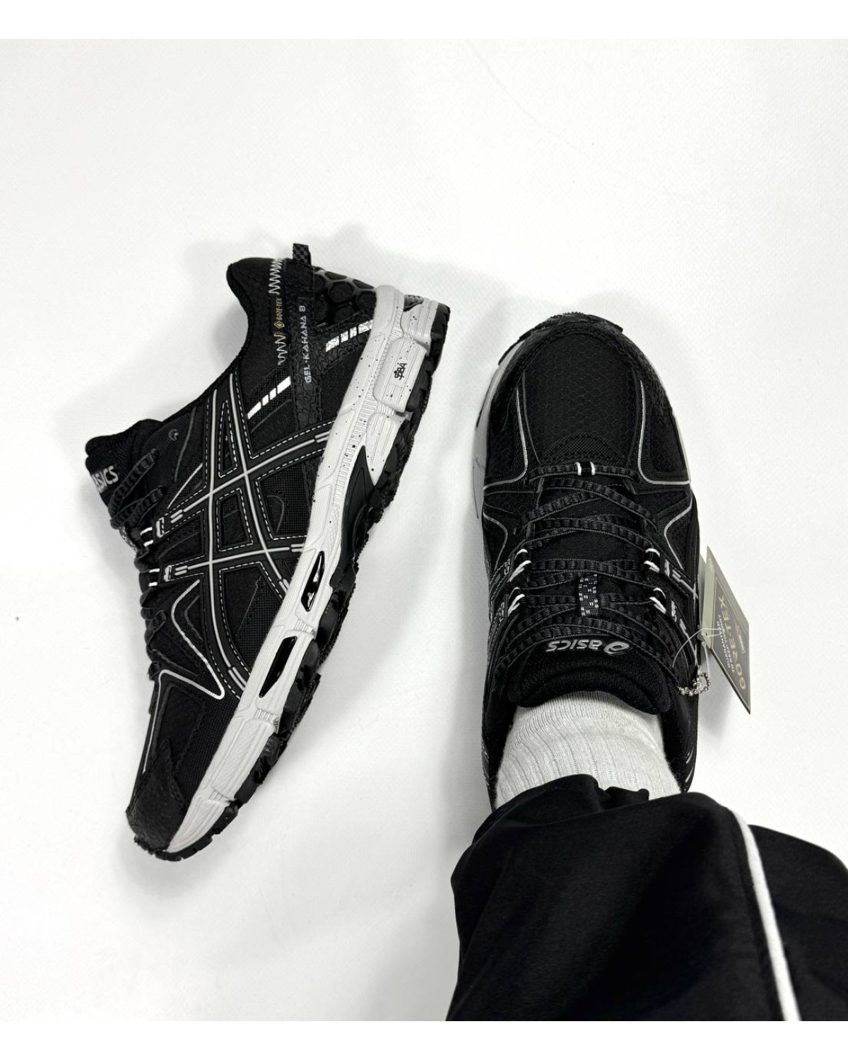 Asics Gel Kahana 8 Black White