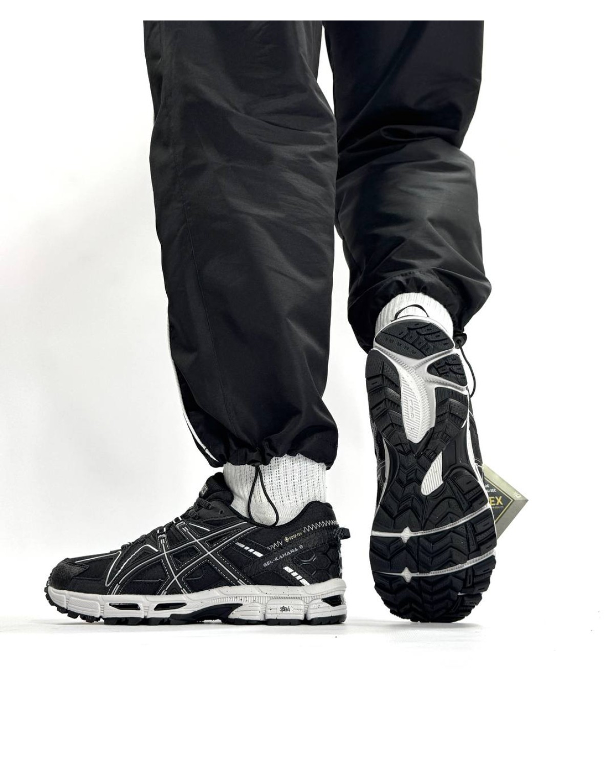 Asics Gel Kahana 8 Black White