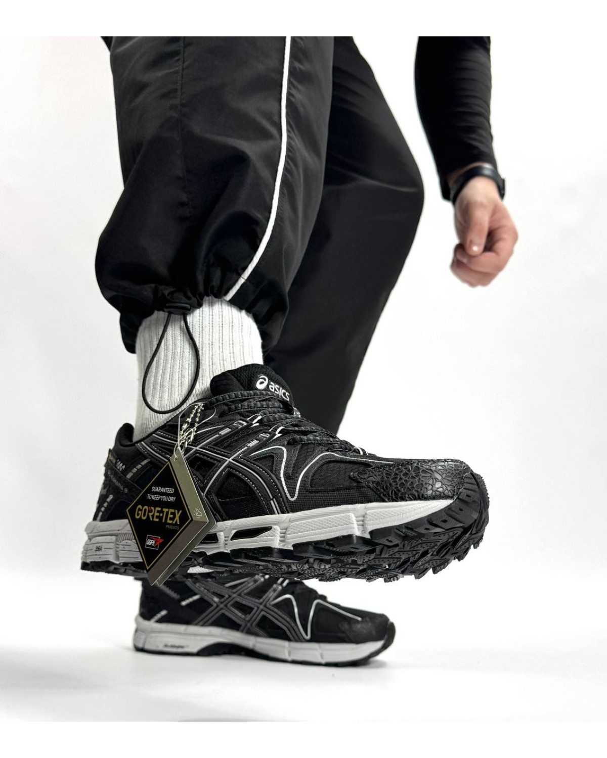 Asics Gel Kahana 8 Black White