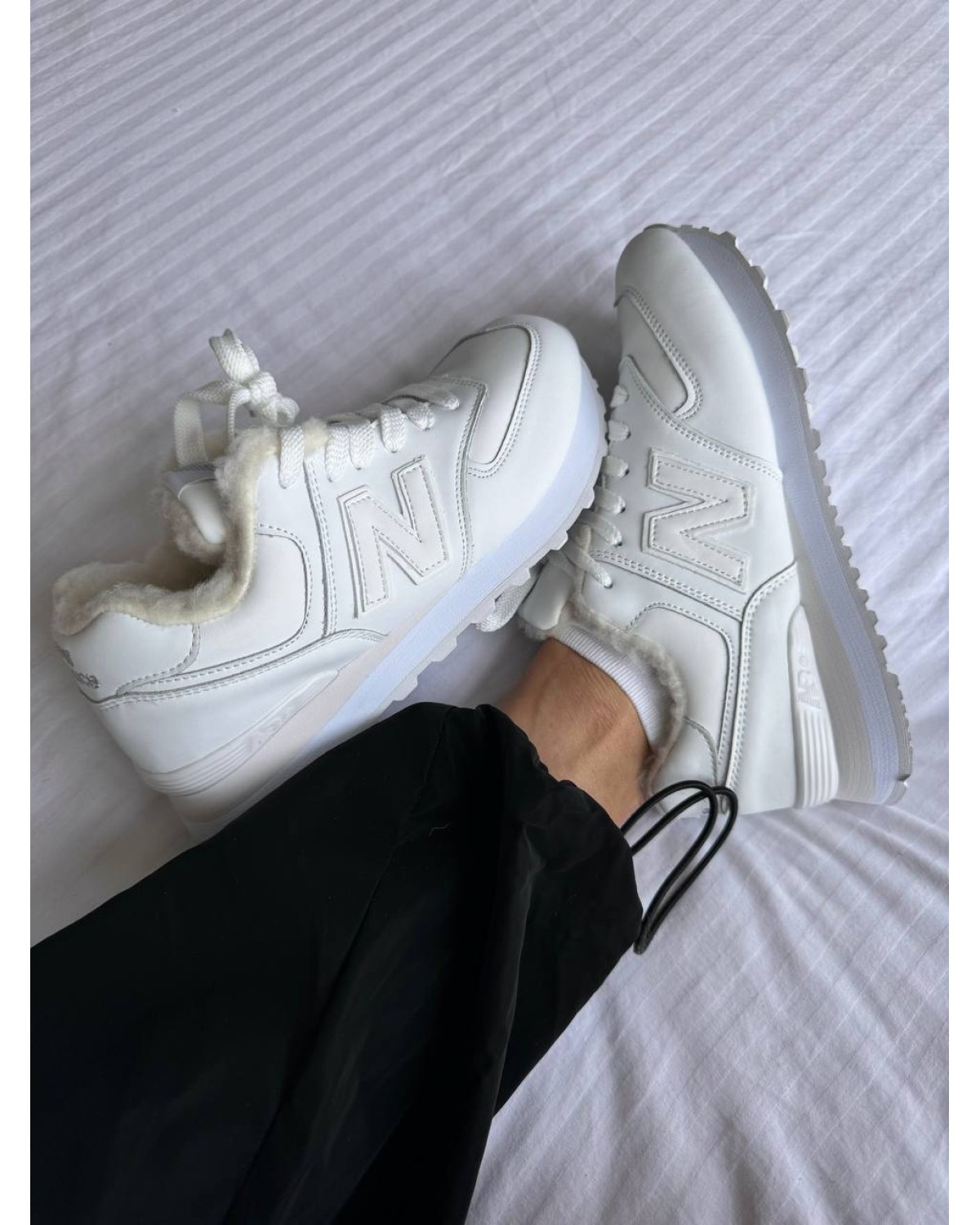 New Balance 574 Full White Fur