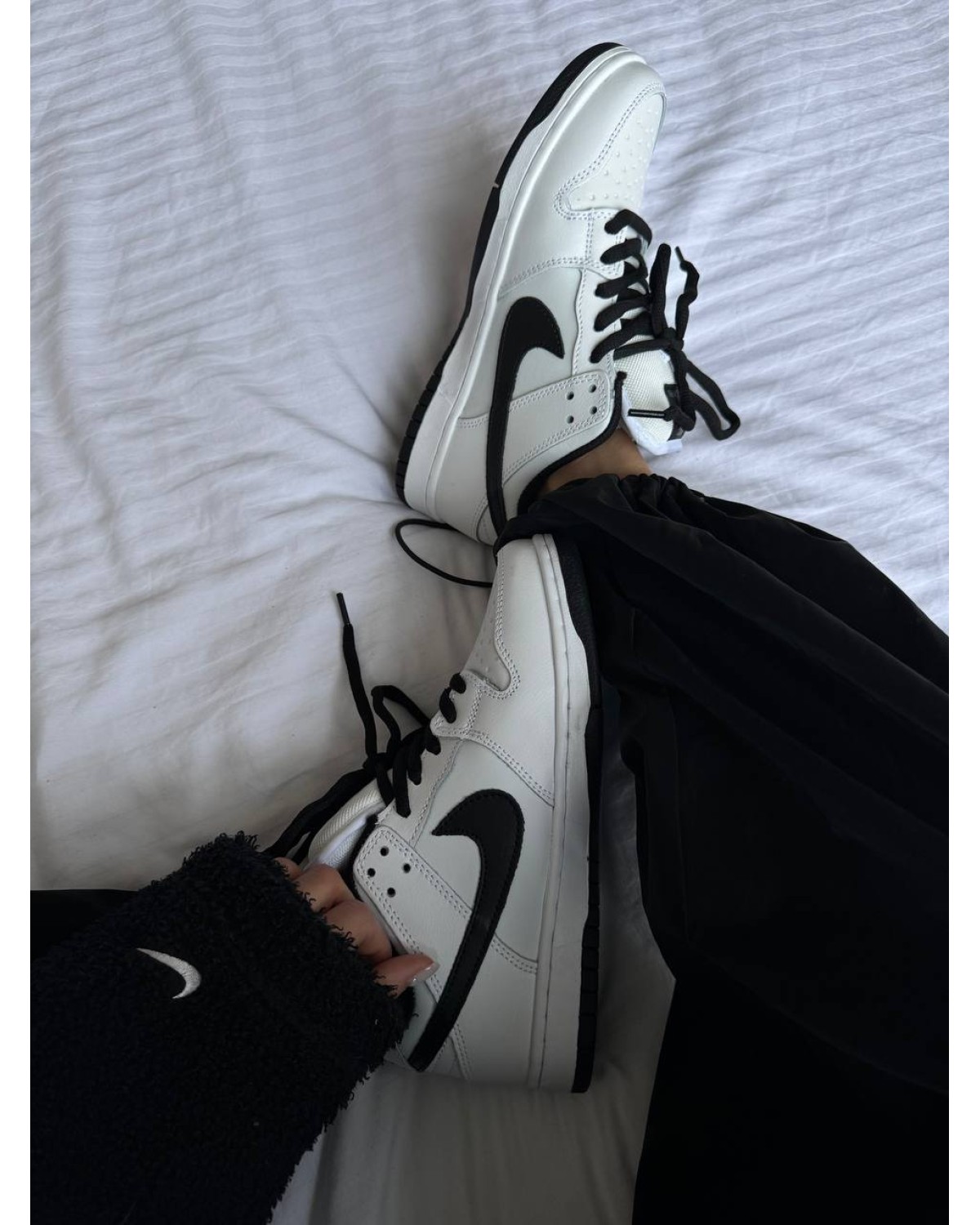 Nike SB Dunk "White/Black" Fur